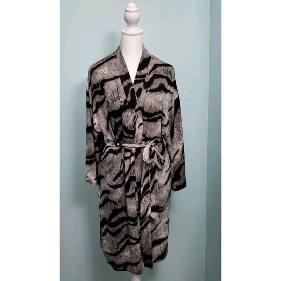 WHITE HOUSE BLACK MARKET Kimono Robe Womens S M NWT Soft Knit Black Gray Wrap - Picture 1 of 7